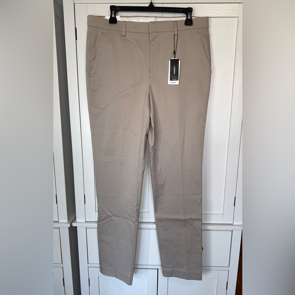 NWT Express Men’s Extra Slim 4-Way Stretch Dress Pants 32x34 (Actual 34x31)
